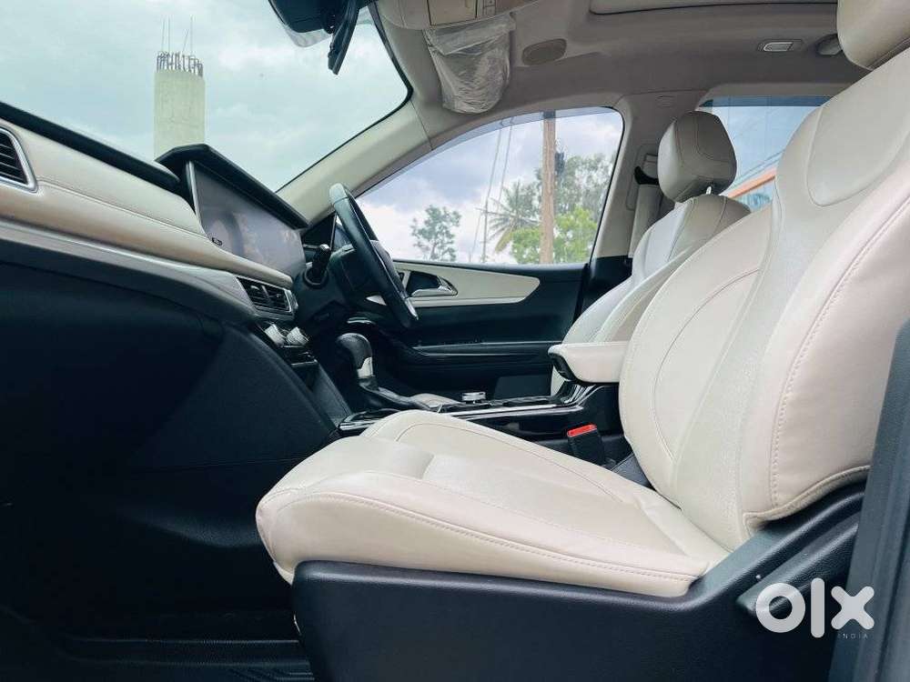 Mahindra Xuv700 2.2 Ax 7 Diesel At Luxury Pack Str, 2022, Diesel