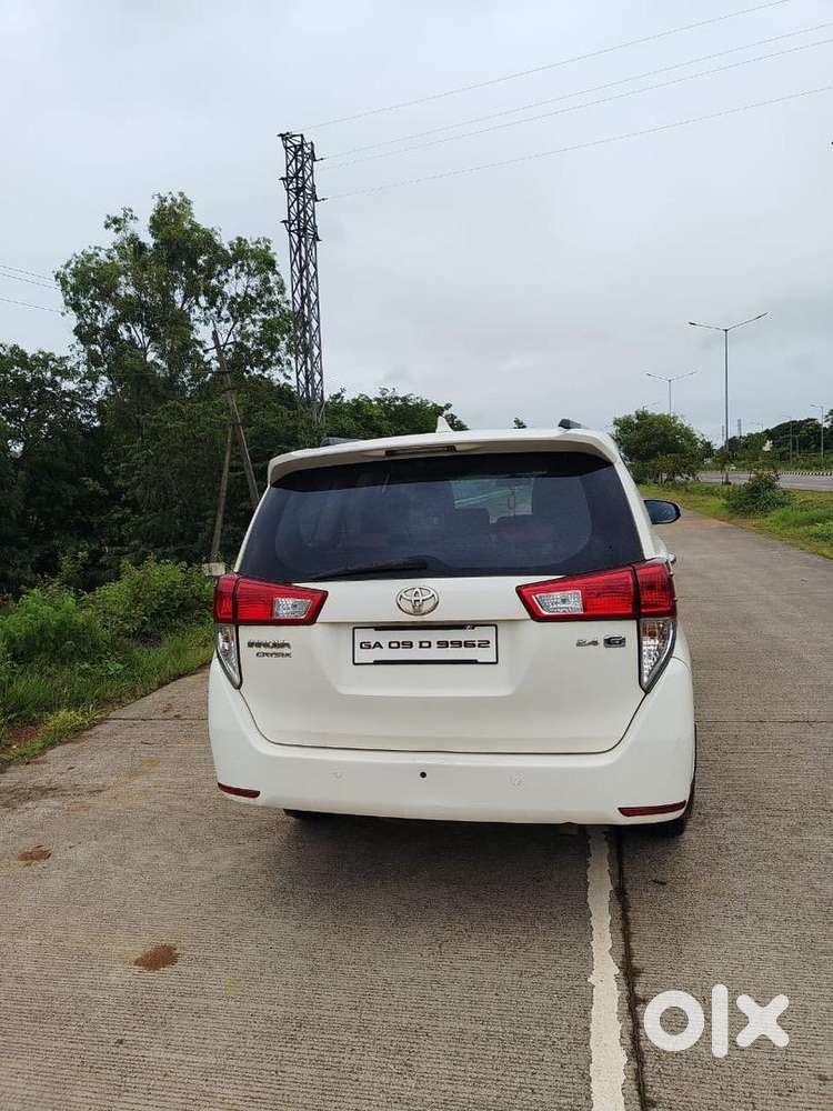 Toyota Innova Crysta 2017 Diesel Well Maintained