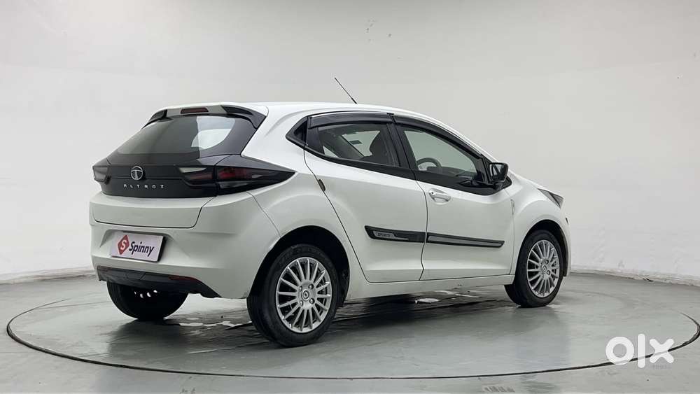 Tata Altroz 1.2 Xm Plus, 2023, Petrol