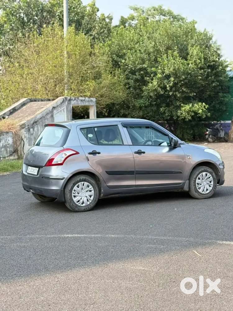 Maruti Suzuki Swift Lxi 2015