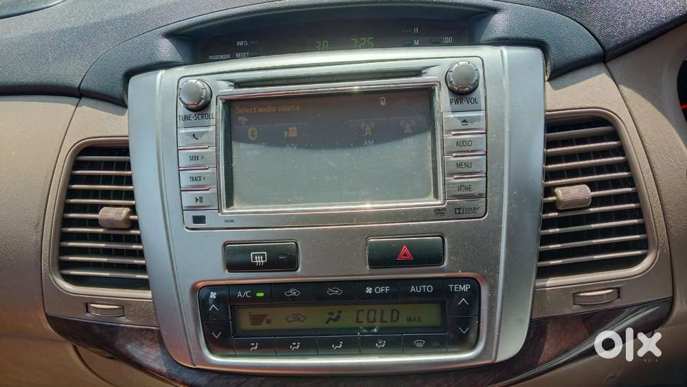 Toyota Innova 2.5 Vx 8 Str, 2015, Diesel
