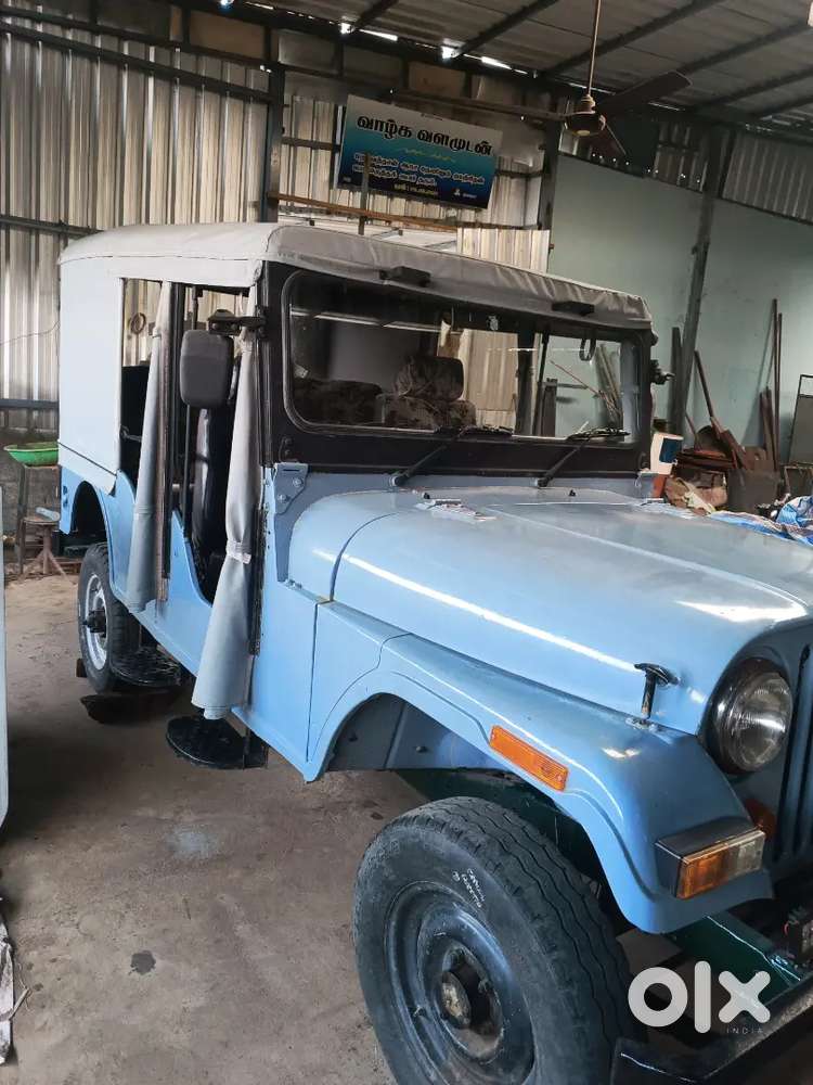 Mahindra Commander 1995