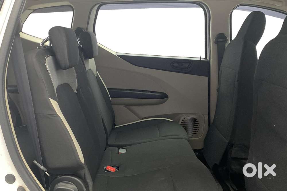 Renault Triber Rxl, 2023, Petrol