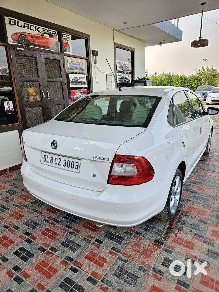 Skoda Rapid 1.6 Mpi At Elegance, 2013, Petrol