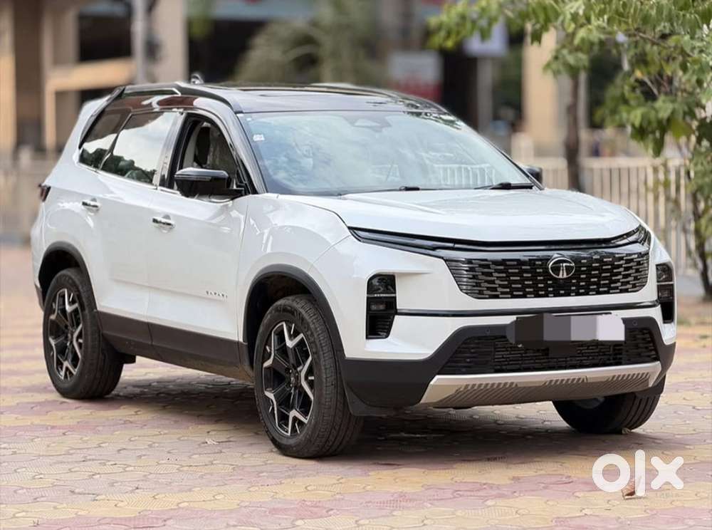 Tata Safari Accomplished Plus 6 STR Dual Tone, 2024, Diesel