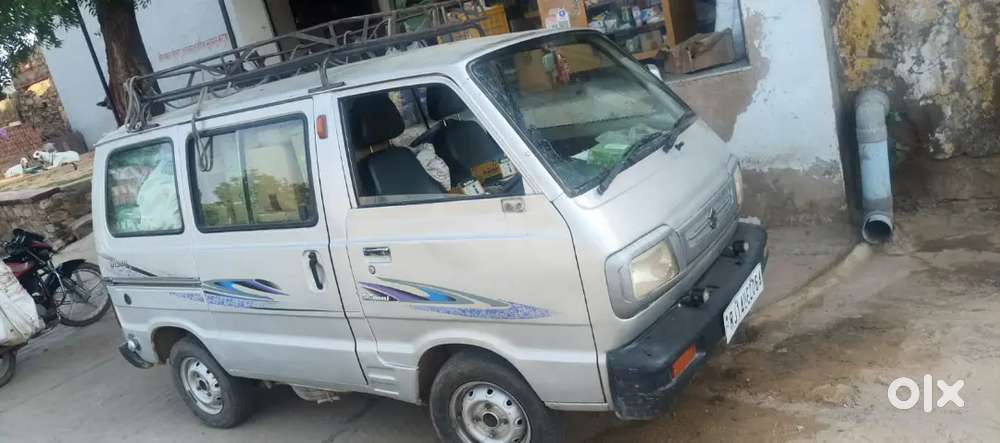 हां जी बेच रहे हैं गाड़ी है एकदम ओके