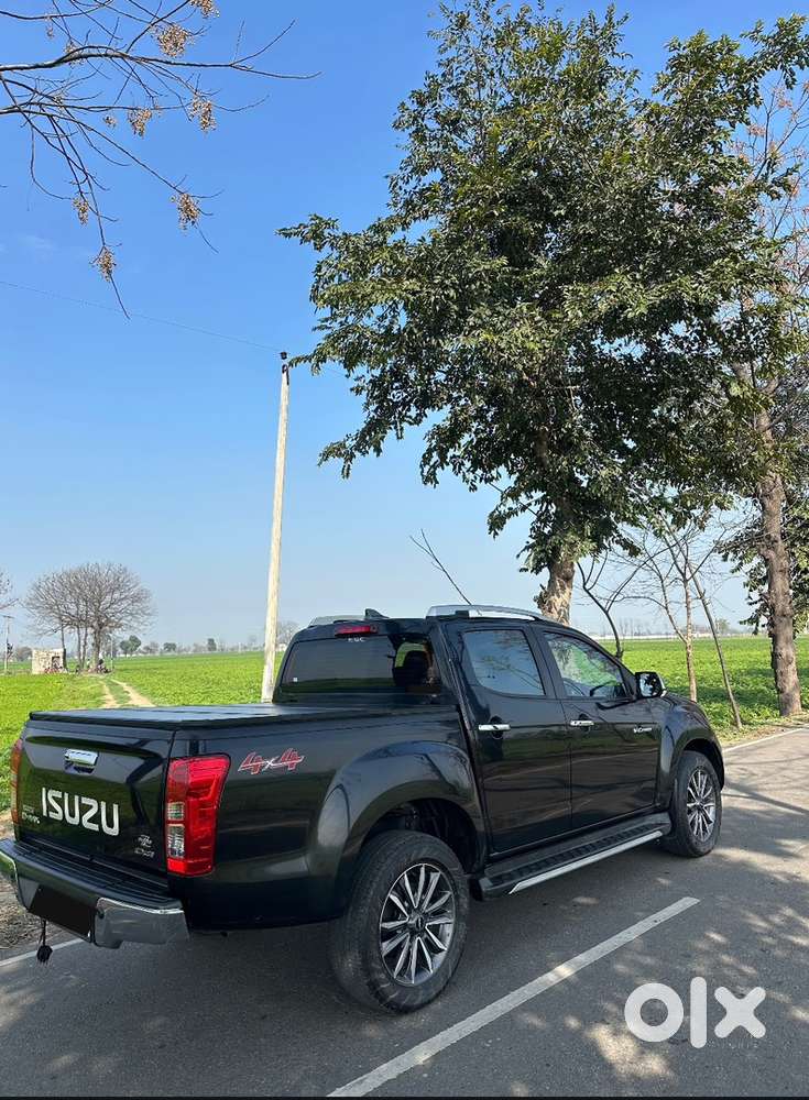 Isuzu V-cross At 2024 Diesel