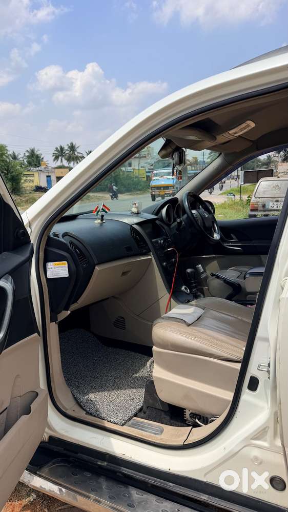 XUV 500 2016 W8, Manual, DL register vehicle with NOC in my name