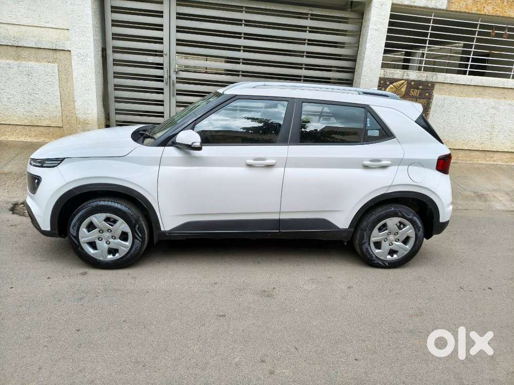 Hyundai Venue 1.2 Kappa S+ Mt Petrol – Stylish Compact Suv  6 Airbags