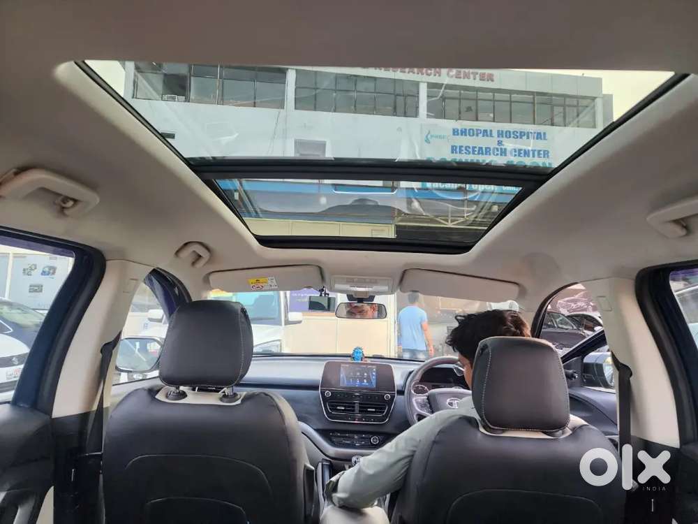 Tata Safari Second Top