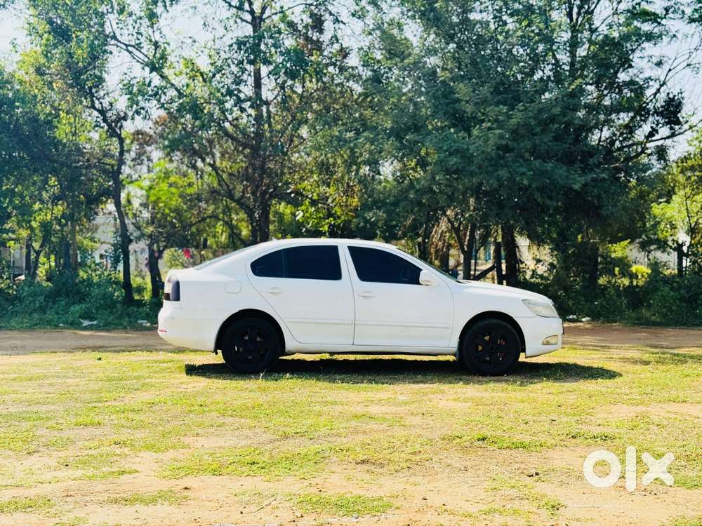 Skoda Laura Elegance 2.0 Tdi Cr At, 2010, Diesel