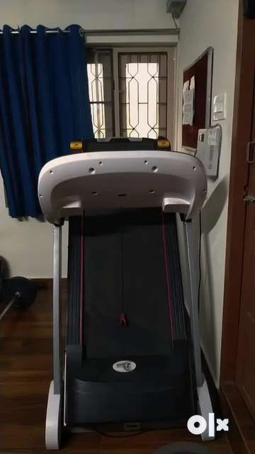 Sparingly used 4bhp DC motor treadmill for resale Gym Fitness 1789807219