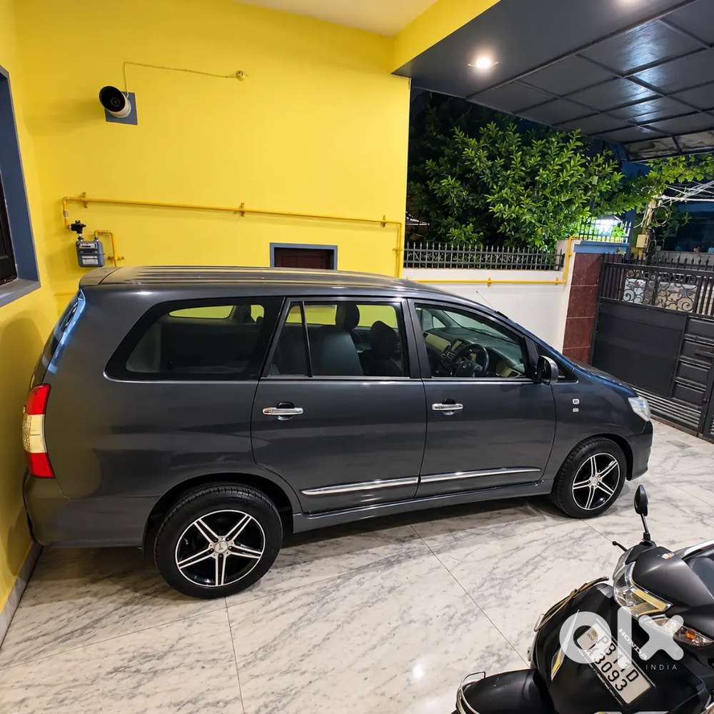 Toyota Innova Diesel Manual 2015 Chauffeur Driven Immaculate Condition