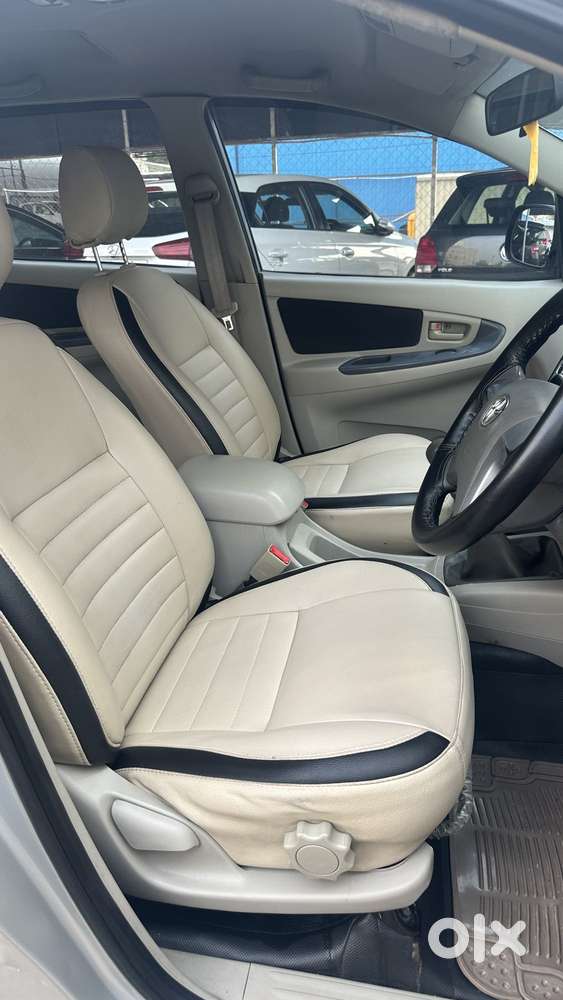 Toyota Innova 2.5 G (diesel) 8 Seater, 2012, Diesel