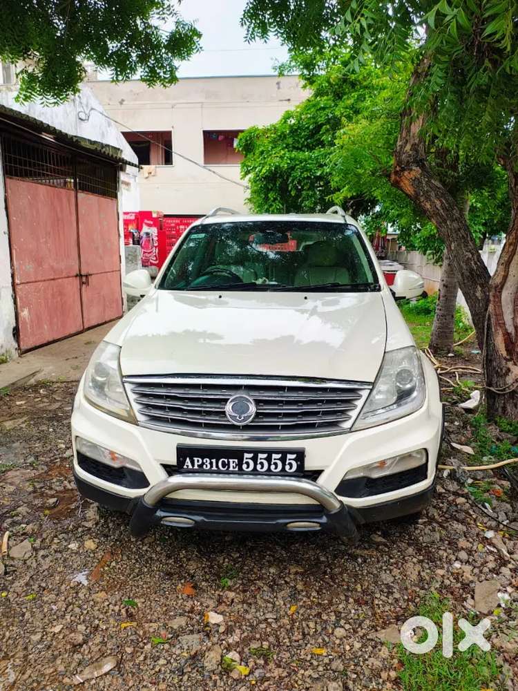 Mahindra Rexton 2014 Diesel 80000 Km Driven