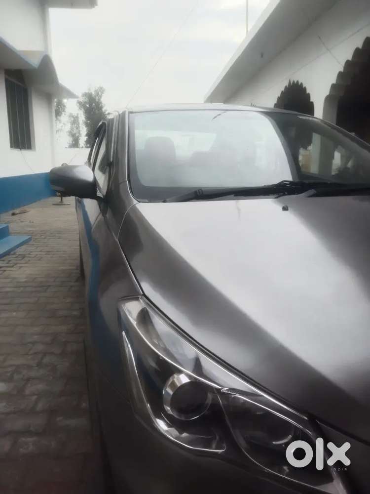 Good Condition Hai Koi Bi Dickat Nahi Hai