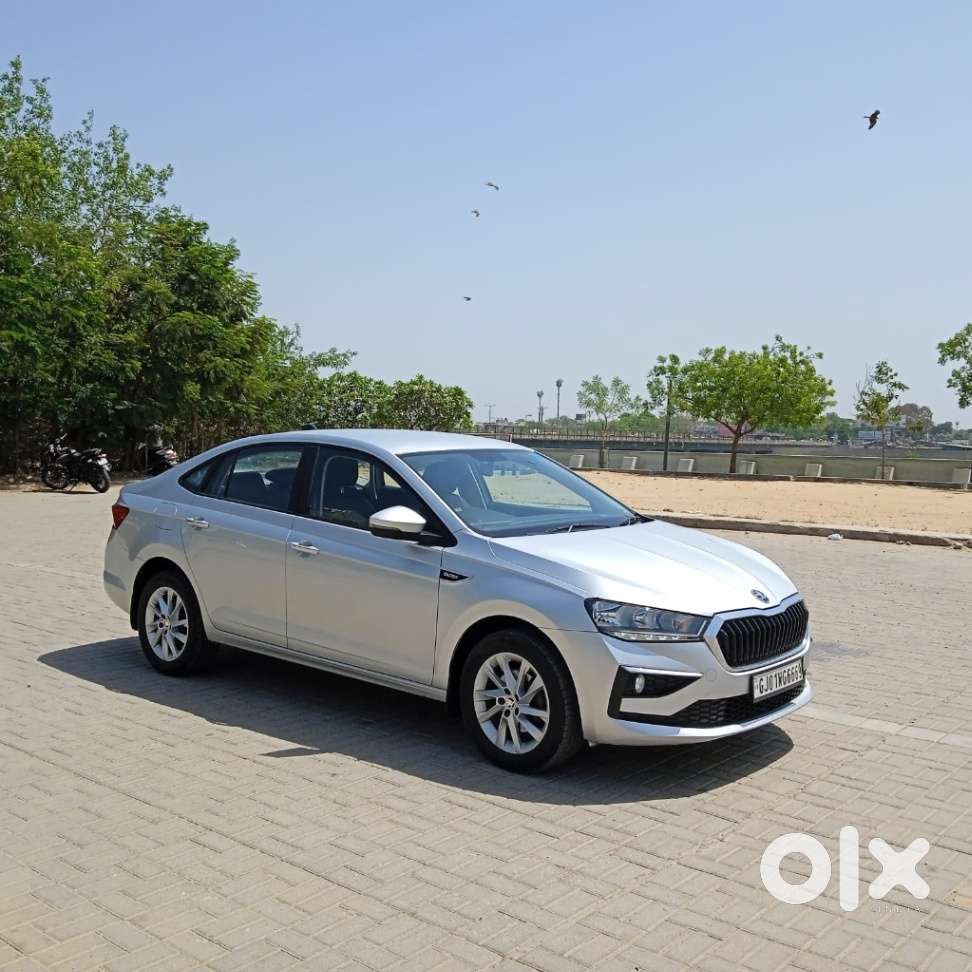 Skoda Slavia Ambition 1.0l Tsi At, 2022, Petrol