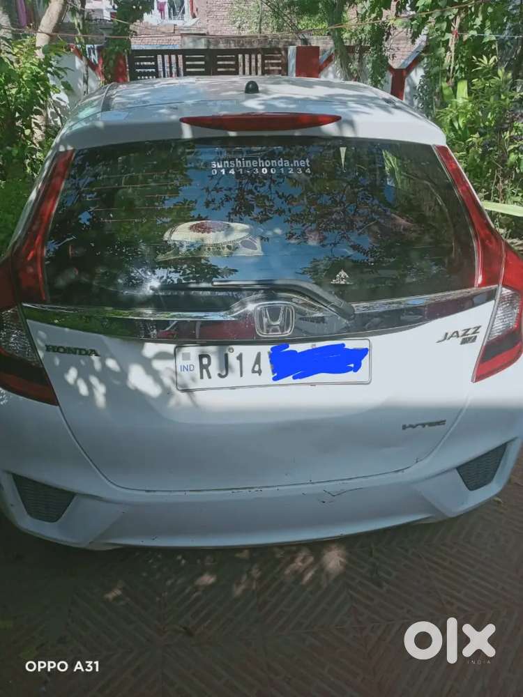 Honda Jazz 1.2 V Mt 2016 | First Owner | 80,000 Km | No Accident