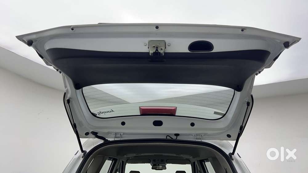 Kia Carens 1.4 Luxury Plus Dct 7 Str, 2022, Petrol