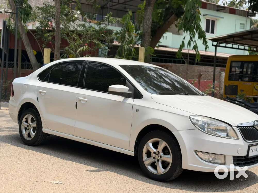 Skoda Rapid 2015 Diesel 95000 Km Driven