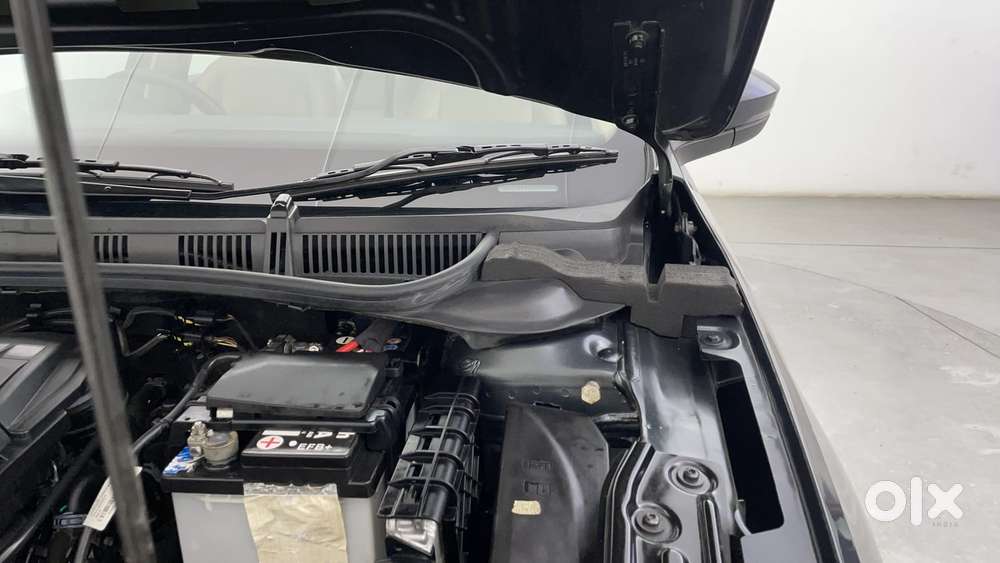 Skoda Slavia Ambition 1.0l Tsi At, 2024, Petrol