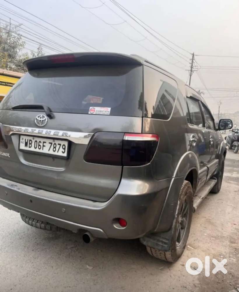 Toyota Fortuner 2011 Diesel 205000 Km Driven