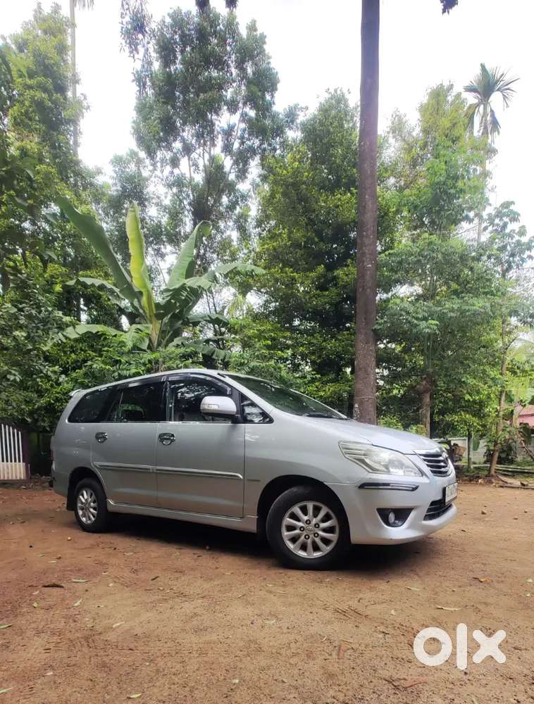 Toyota Innova 7 Str 2013 Full Option