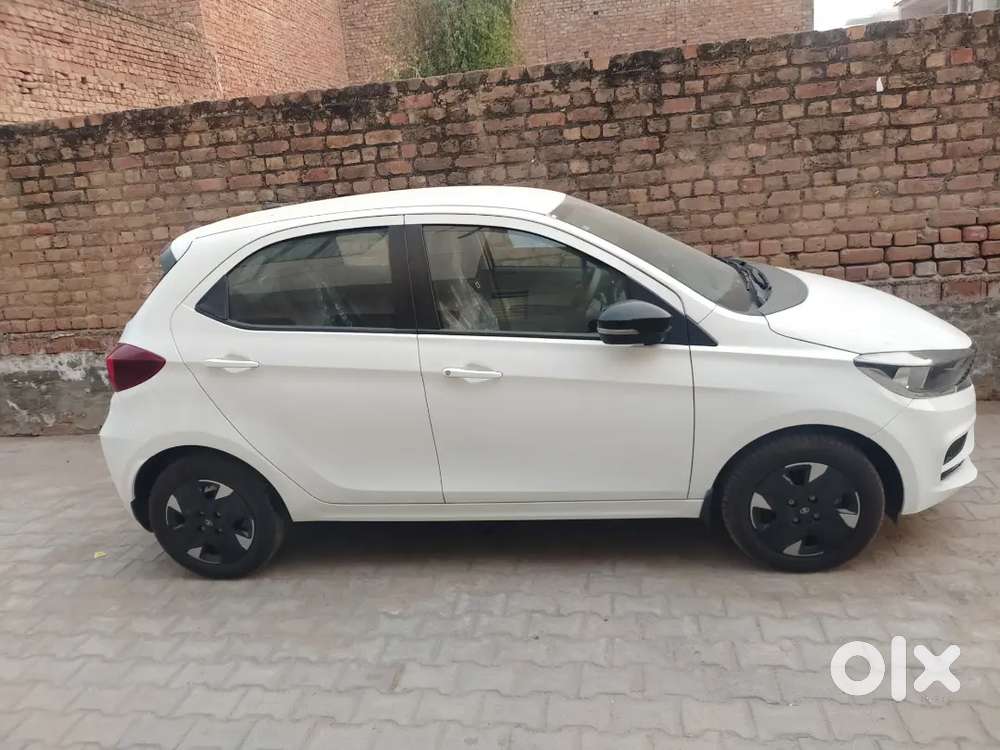 Tata Tiago 2025 Petrol 2500 Km Driven