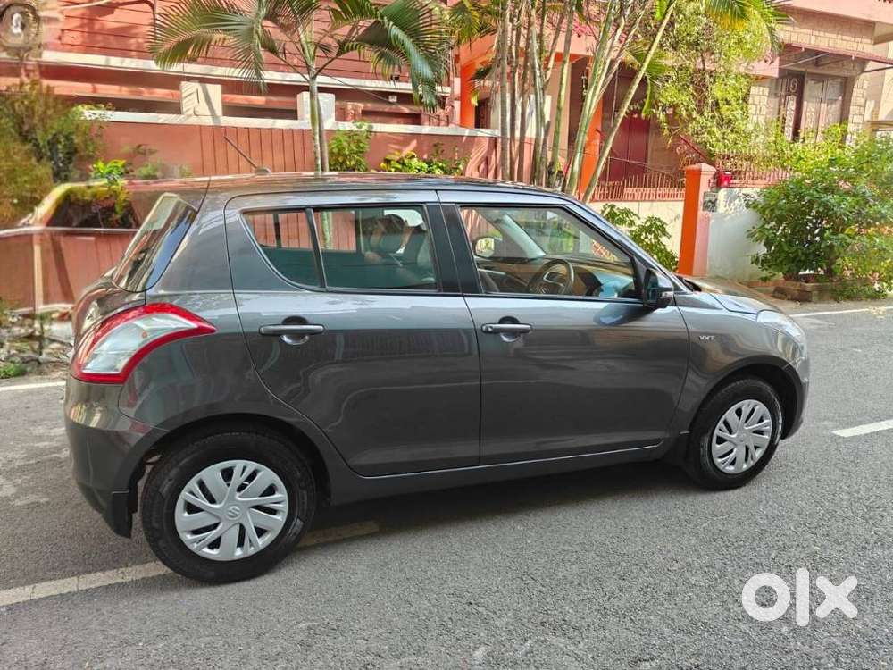 Maruti Suzuki Swift Vxi Abs Bsiv, 2016, Petrol
