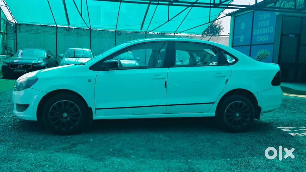 Skoda Rapid 1.5 Tdi At Elegance Black Package, 2015