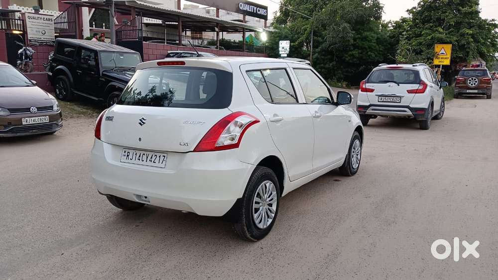 Maruti Suzuki Swift Lxi Optional-o, 2015, Petrol