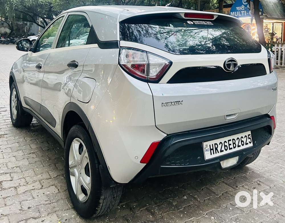 Tata Nexon 1.2 Revotron Xma Amt (s), 2019, Petrol
