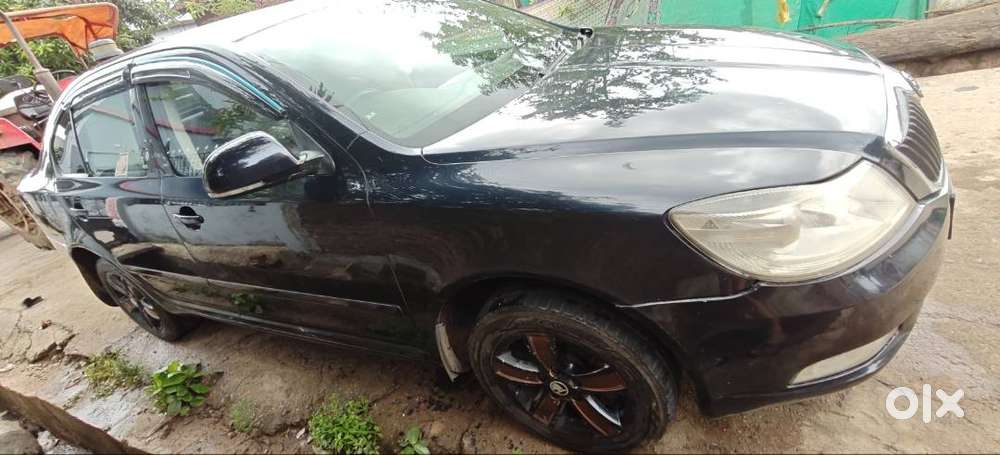 Skoda Laura Ambiente At 2.0 Tdi Cr (2012) – Diesel Automatic ₹3,50,000