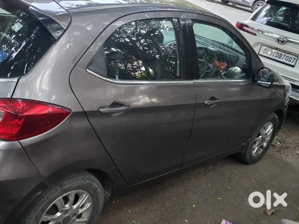 Tata Tiago Top Variant Amt Vip Number.