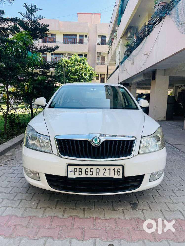 Skoda Laura Ambition 2.0 Tdi Cr Mt, 2012, Diesel