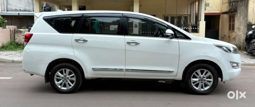 Toyota Innova Crysta [2020-ongoing] 2.4 Gx 8 Str, 2017, Diesel