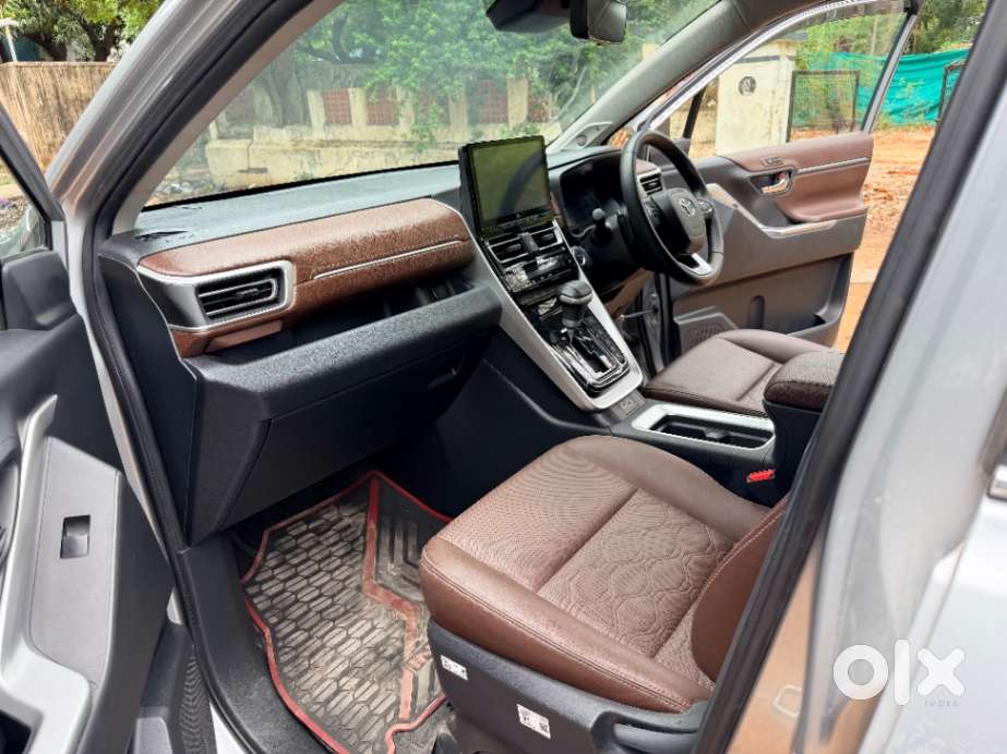Toyota Innova Hycross 2.0 Zx (o) Hybrid 7 Str, 2024, Petrol