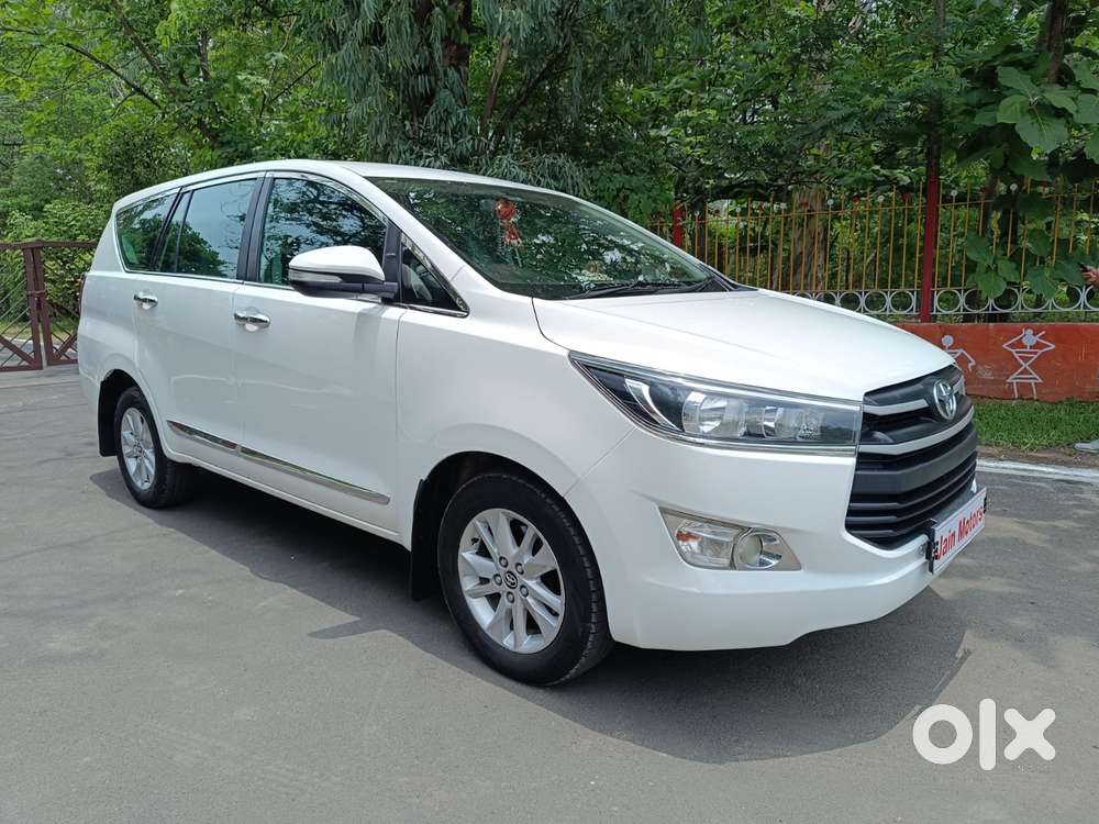 Toyota Innova Crysta 2.4 G Plus Mt 8 Str, 2017, Diesel