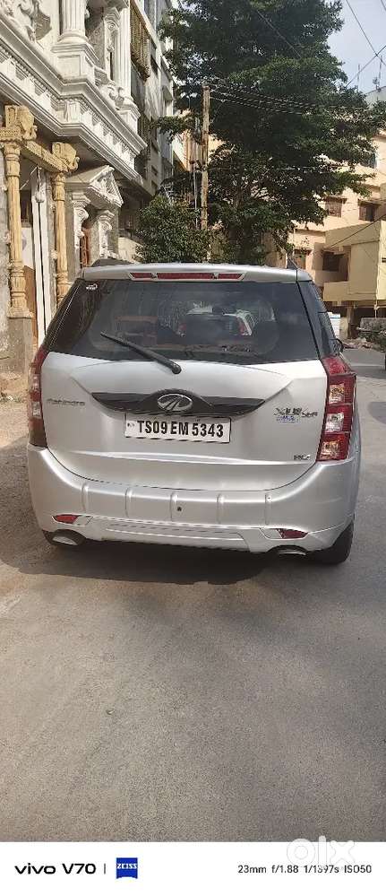 Mahindra Xuv500 2016 Diesel 130000 Km Driven