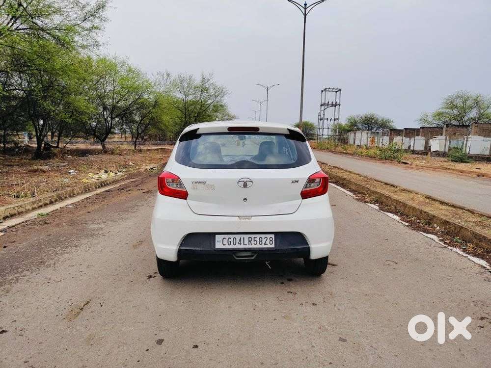 Tata Tiago, 2017, Petrol