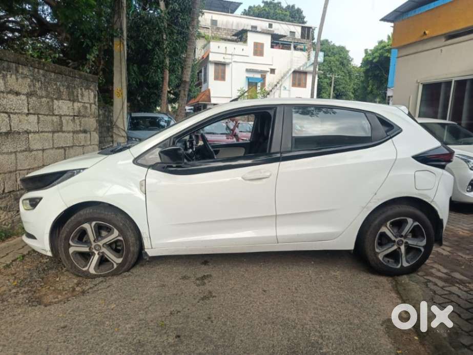 Tata Altroz 1.2 Xt, 2022, Petrol