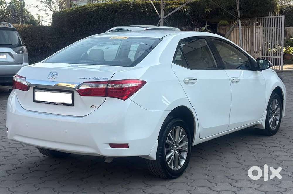 Toyota Corolla Altis 1.8 Vl 2015 At 98000 Kms Chandigarh Registration.