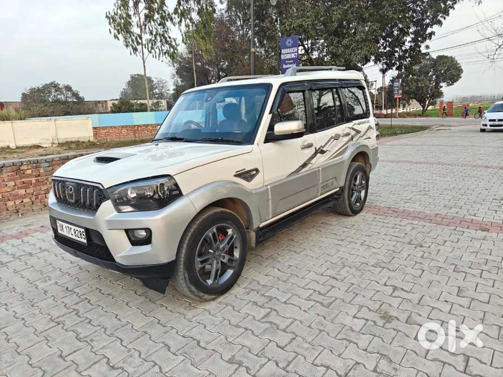 Mahindra Scorpio 2016 Diesel 72500 Km Driven