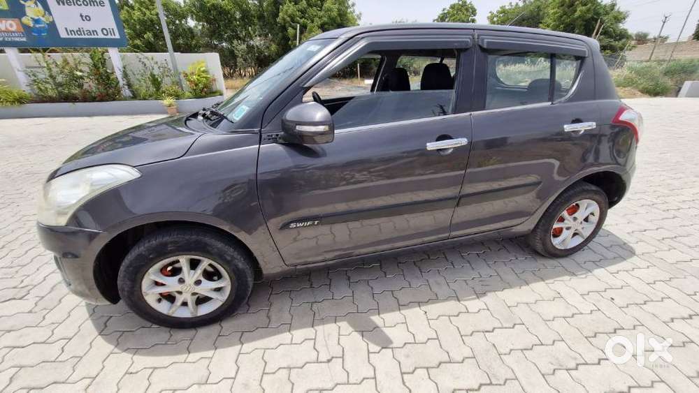 Maruti Suzuki Swift Vxi With Abs, 2015, Petrol