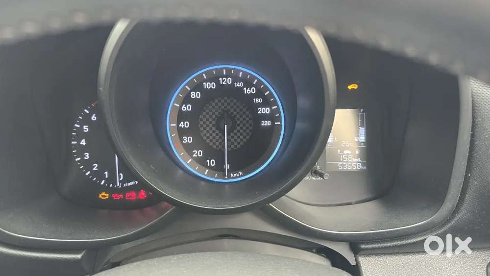 Hyundai Venue 2022 Petrol Well Maintained And Mid Variant