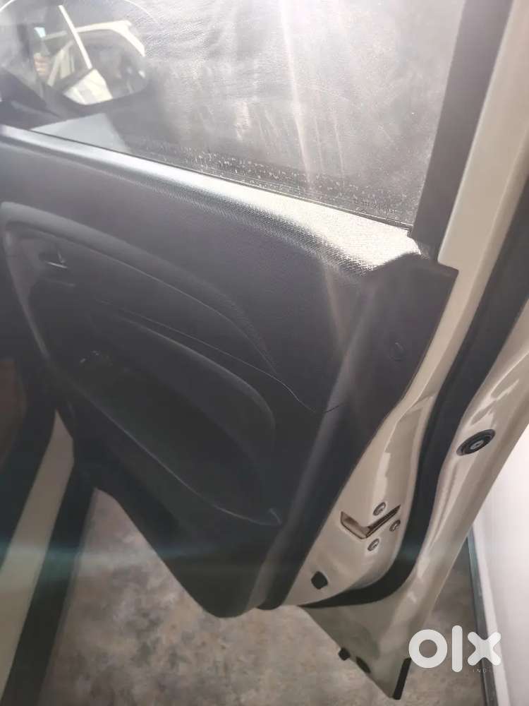 Brezza Lxi Optional 2022 Model 1st Owner 40000km Company Record 2air