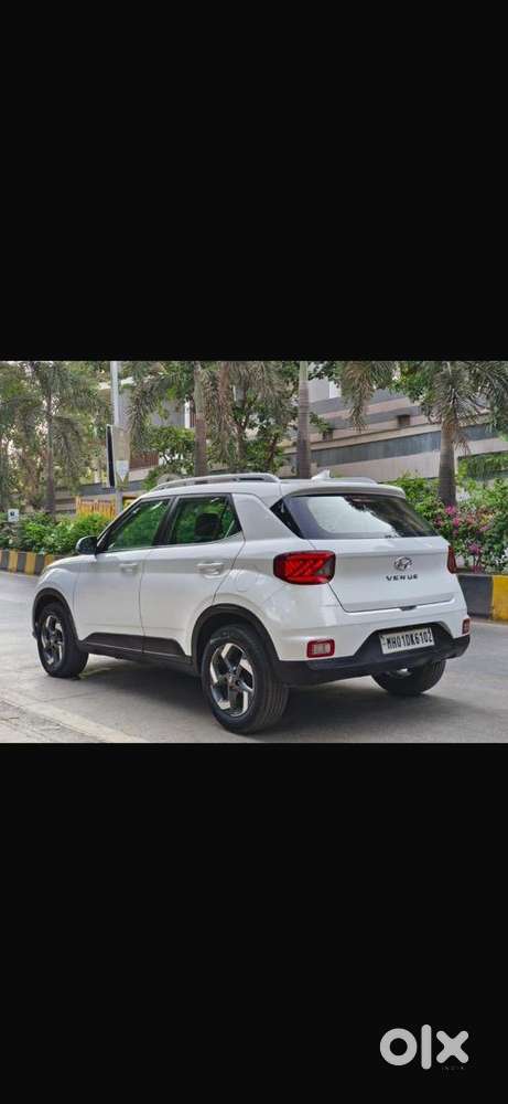 Hyundai Venue Petrol Well Maintained