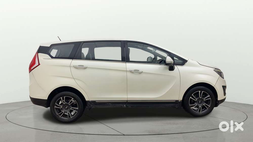 Mahindra Marazzo M8, 2018, Diesel