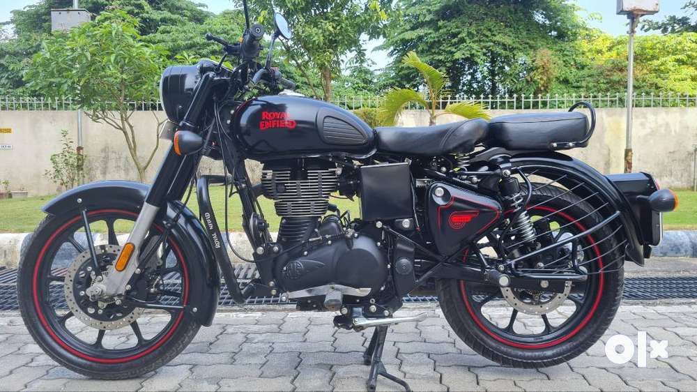 Royal Enfield Classic 350 BS VI Stealth Black Company Service