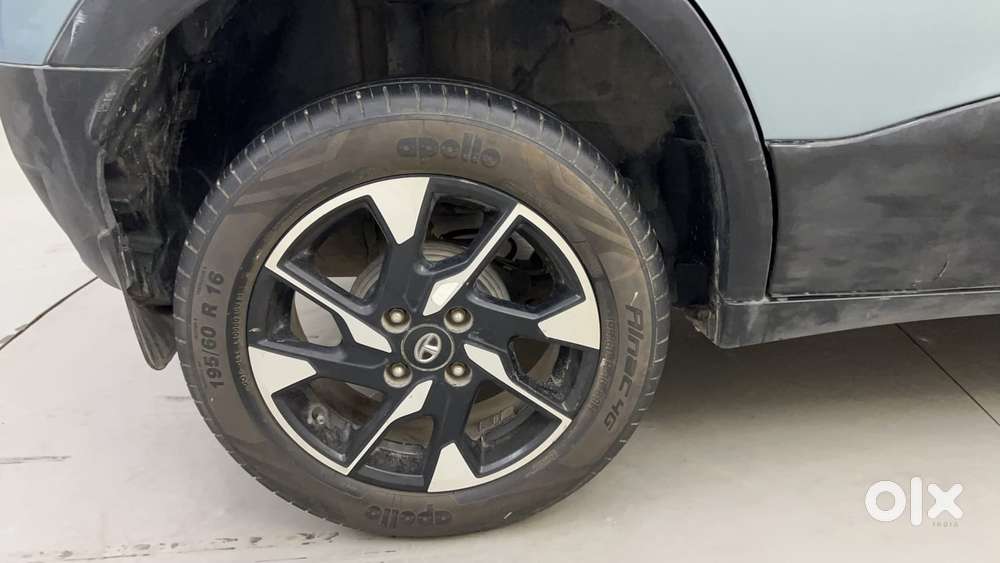 Tata Punch 1.2 Revotron Creative Amt Dual Tone, 2023, Petrol
